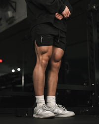 "ESSENTIAL" 5 INSEAM SHORTS